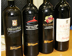同社のワイン4本