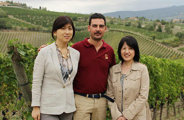 ベルナルドさんと畑で記念撮影