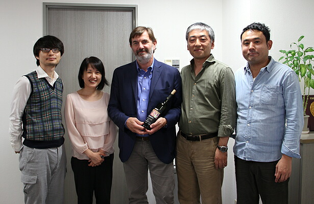 ステファノ氏とトスカニースタッフの集合写真