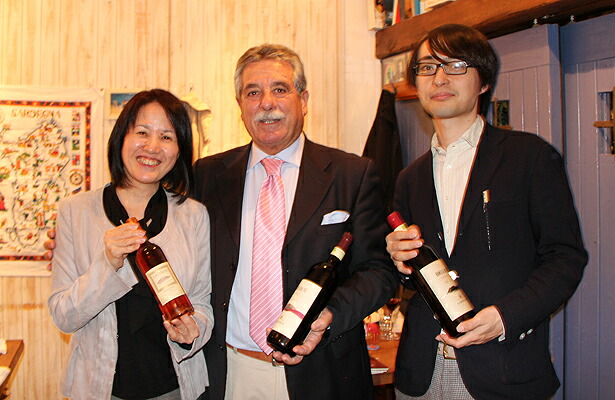 カーニ氏と記念写真