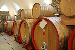 様々なサイズの樽