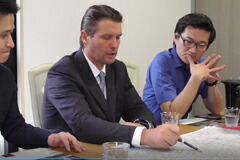 インタビュー中