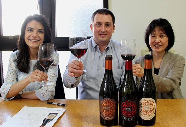 モンド デル ヴィーノ社 　ビルジェ デヴェチ ザッケローニ氏、ピエレンツォ ロアーニャさんと