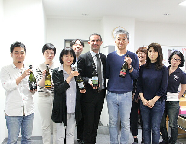 フォルミージネ ペデモンターナ社 アレッサンドロ サティン氏とトスカニースタッフ