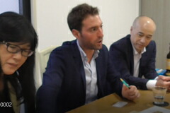 インタビュー中