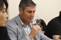 マルティーノ氏試飲