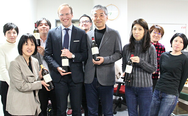 パイティン社　ルカ パスクエロ エリア氏とトスカニースタッフ