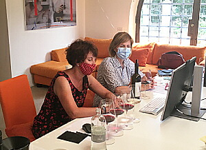 解説するチンツィアさん