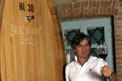 オーナーのカヴィオラ氏とブリックデュルッヴの大樽