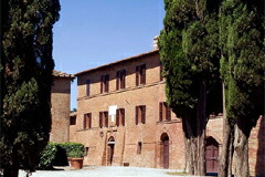 15世紀に建てられたアルテジーノのカンティーナ