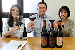 モンド デル ヴィーノ社 　ビルジェ デヴェチ ザッケローニ氏、ピエレンツォ ロアーニャさん