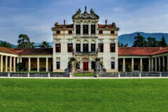 ヴィラ アンガラーノ