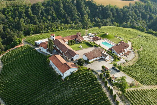 ロッケ デイ マンゾーニ カンティーナ 畑